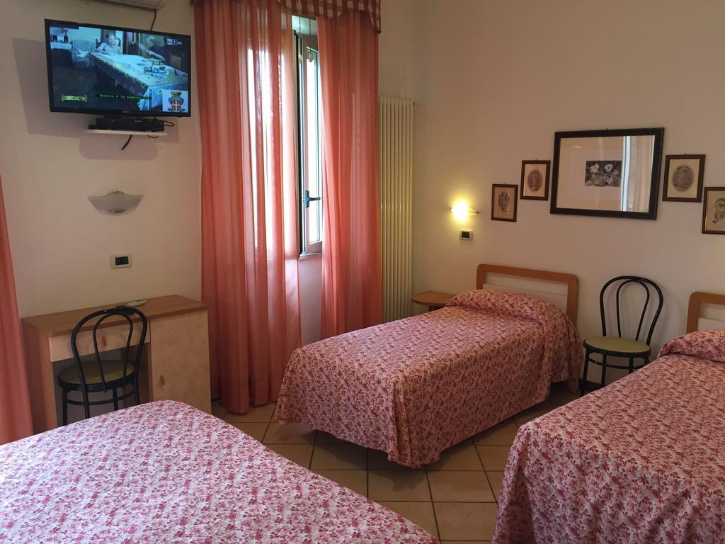 Hotel Magda Novafeltria Cameră foto